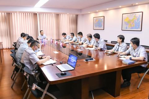 山東裕龍石化產業園召開專題會議傳達學習全市半年工作總結分析會精神}