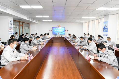 裕龍發展公司召開“學習貫徹二十大精神，內強素質外樹形象”能力提升活動總結交流會}