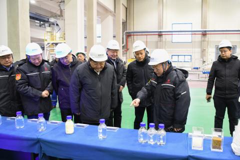 江成到裕龍島開展春節(jié)走訪慰問活動}