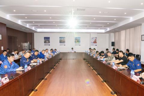 產(chǎn)業(yè)園召開四季度安委會例會（擴大）會議暨國慶中秋安全防范工作會議 }